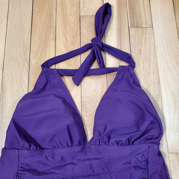 NWOT-Swimsuit model One Piece Size L - Picture 5 of 10